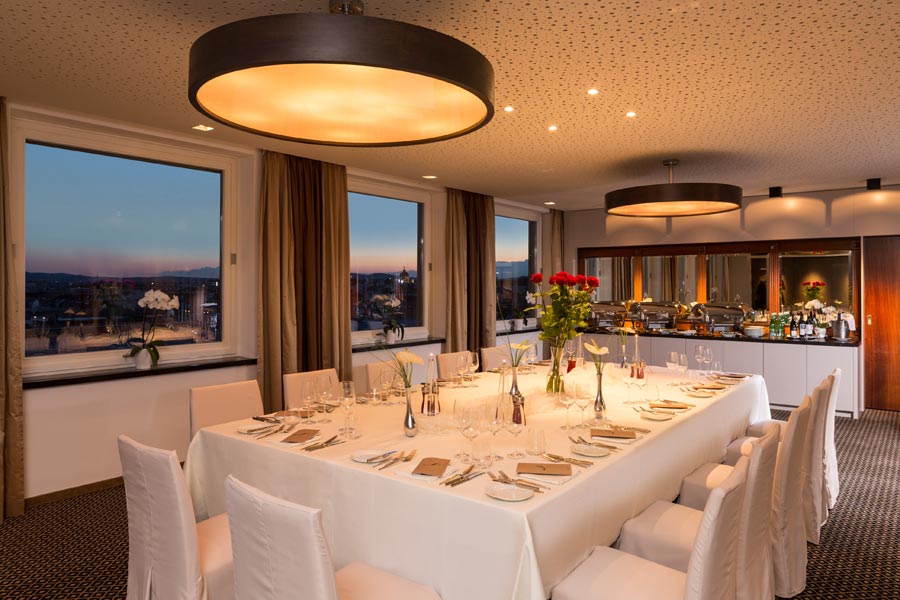 Laid table  looks at the sunset over Vienna